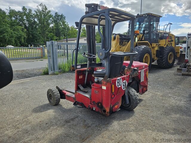 Empilhadeira todo-o-terreno Moffett M 4 20.3