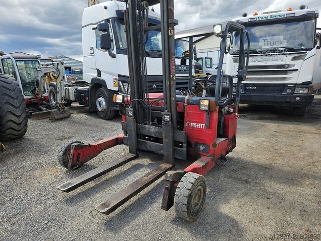 Empilhadeira todo-o-terreno Moffett M 4 20.3