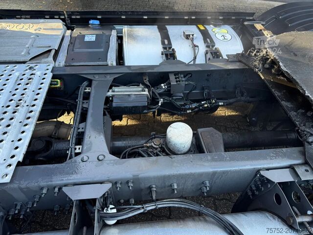 Standaard-SZM Volvo FH 460 Globetrotter XL 2x tank Standairco 405.3...