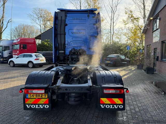 Standaard-SZM Volvo FH 460 Globetrotter XL 2x tank Standairco 405.3...