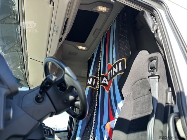 Tractora de carretera estándar Iveco S-Way 580 Edizione Limitata Martini