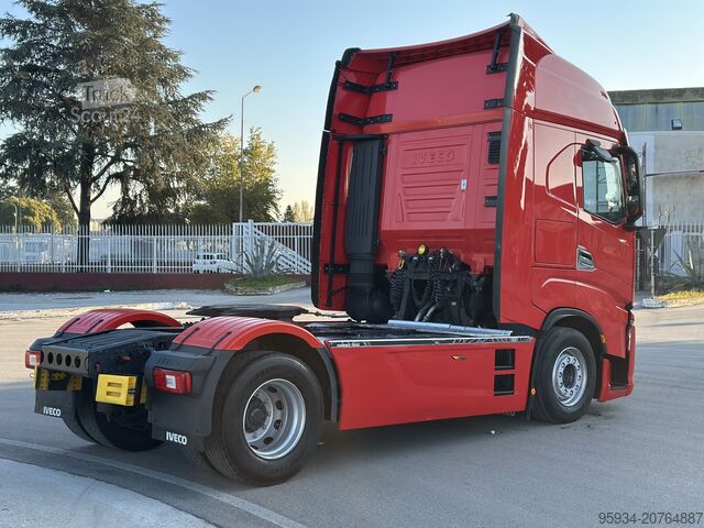 Trator de estrada padrão Iveco Stralis S-Way 530