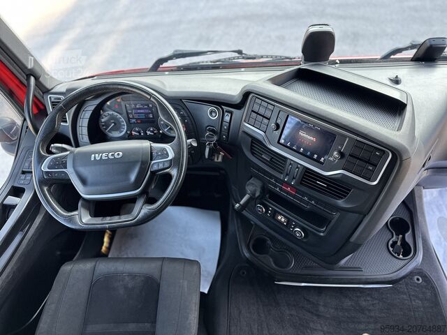 Trator de estrada padrão Iveco Stralis S-Way 530