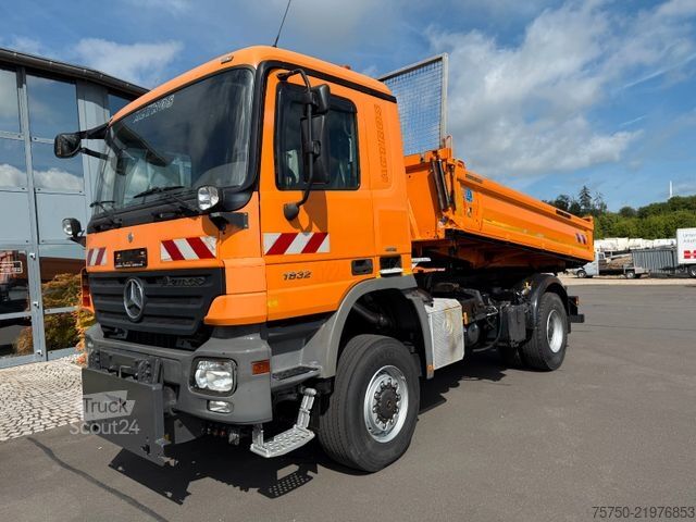 Autre MERCEDES-BENZ Actros 2032 4x4 Blattfederung + Kupplung+Meiller