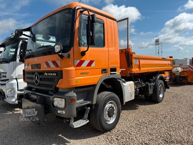 Autre MERCEDES-BENZ Actros 2032 4x4 Blattfederung + Kupplung+Meiller