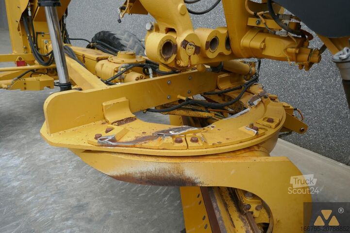 Grader Caterpillar 140M2