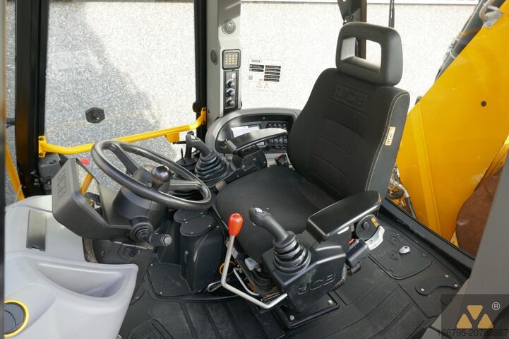 Bager nakladalec JCB 4CX PRO