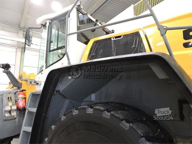 Ładowarka kołowa LIEBHERR L 566 Xpower