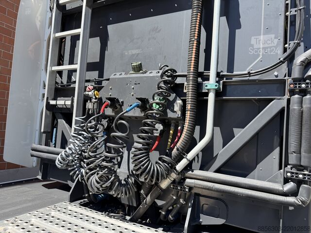 Véhicule tracteur Designwerk High Cab 6x2T 900 kWh