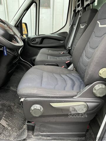 Fourgon isotherme frigorifique Iveco Daily 35 C 12