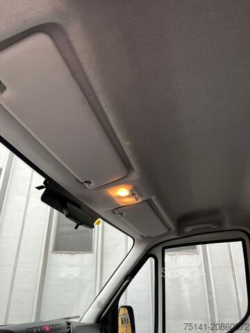 Fourgon isotherme frigorifique Iveco Daily 35 C 12