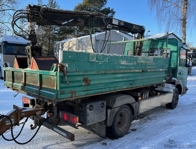 Pašizgāzējs kravas automašīna Mercedes-Benz Atego 815 Kipper / Kran