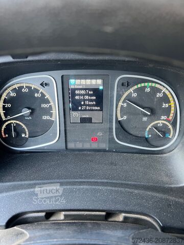 Billenőplatós teherautó daru Mercedes-Benz Atego 818