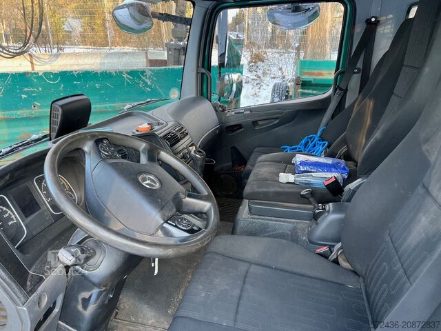 Pašizgāzēja celtnis Mercedes-Benz Atego 818