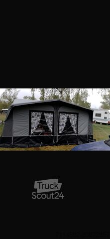 Bivalnik Knaus Eiffelland Holiday