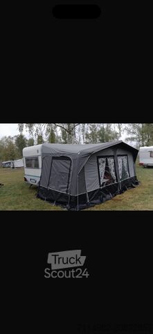 Bivalnik Knaus Eiffelland Holiday