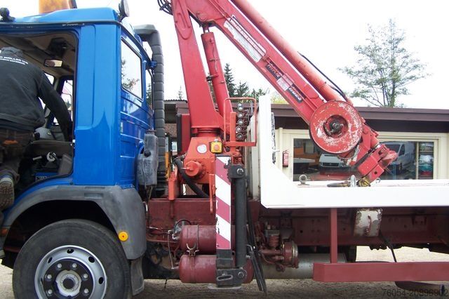 Ciężarówka z płaską platformą IVECO FIAT