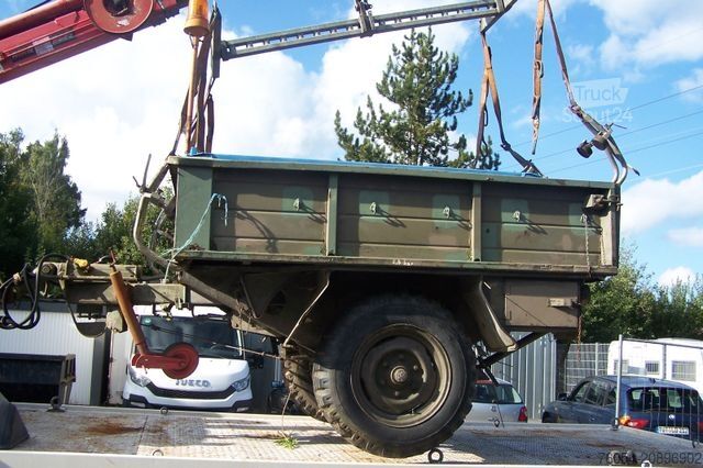 Ciężarówka z płaską platformą IVECO FIAT