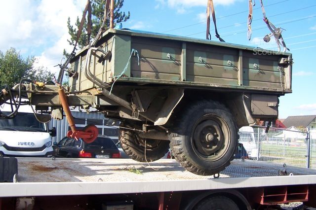 Ciężarówka z płaską platformą IVECO FIAT