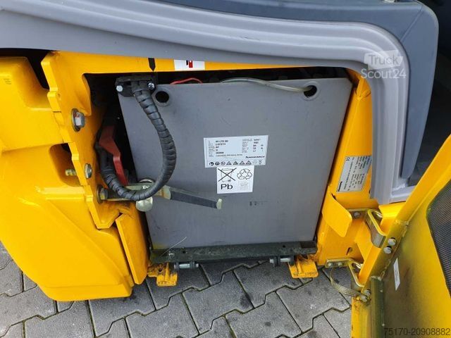 Carretilla elevadora frontal JUNGHEINRICH EFG 215 / Triplex: 4.25m! / SS / nur 2.184h!