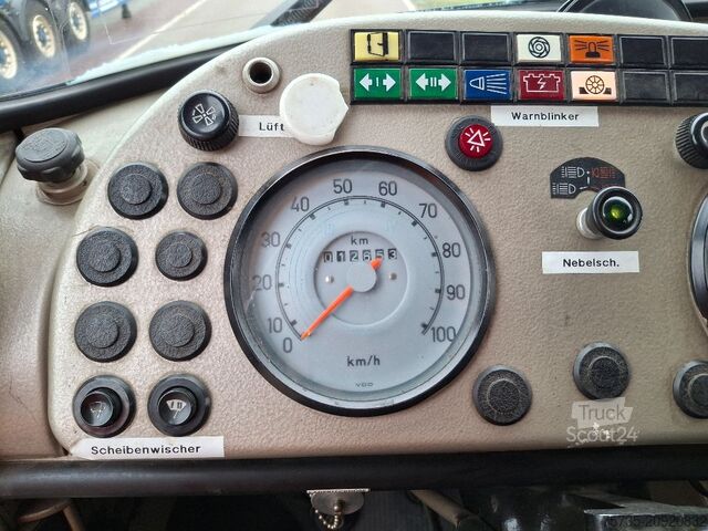 Véhicule de lutte contre les incendies MERCEDES-BENZ LAF 1113