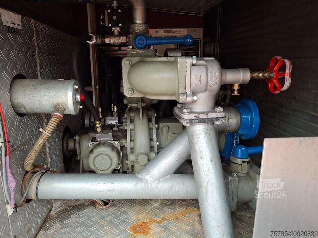 Véhicule de lutte contre les incendies MERCEDES-BENZ LAF 1113