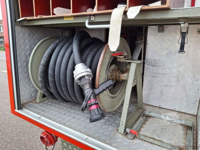 Véhicule de lutte contre les incendies MERCEDES-BENZ LAF 1113