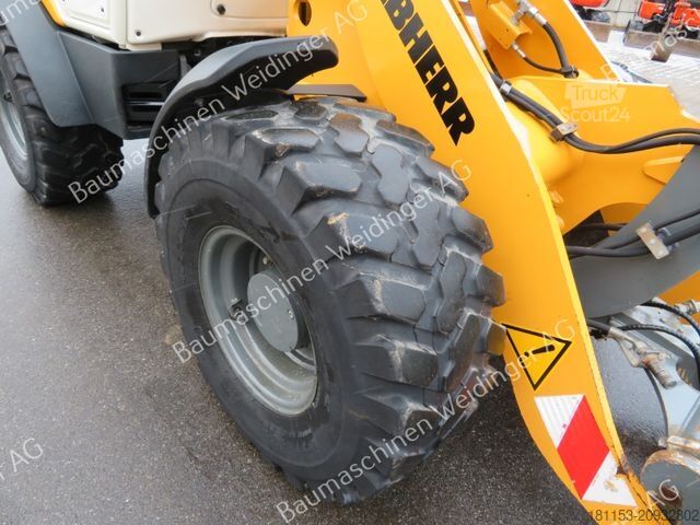 Hjullastare LIEBHERR L 506 Compact