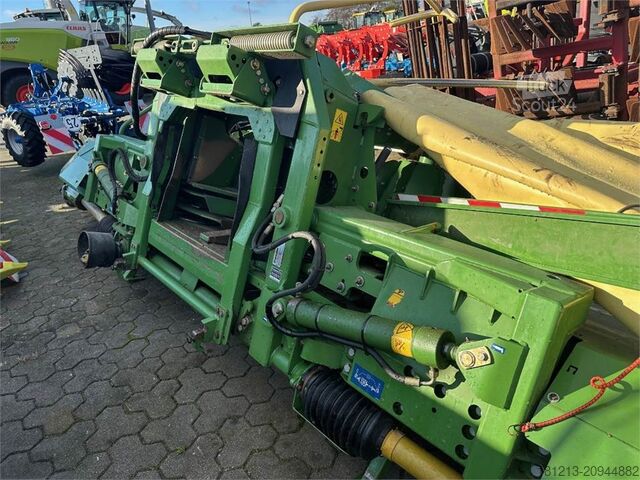 Lauksaimniecības mašīna KRONE Easy Collect 6000       Claas