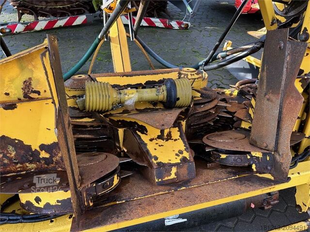 Landmaschine NEW HOLLAND 750 SFIE     Kemper