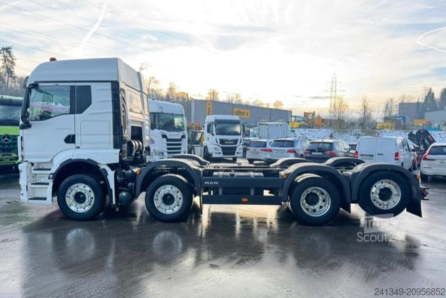 Podwozie ciężarówki MAN TGS 35.470 8x2