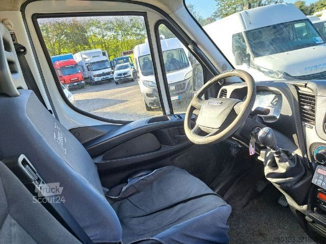 شاحنة بدن معزول مبرد IVECO 70C17