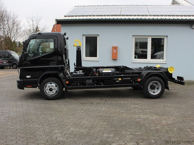 Kroghejselastbil Fuso Canter FUSO 9C18  City Abrollkipper Hooklift Black Edition