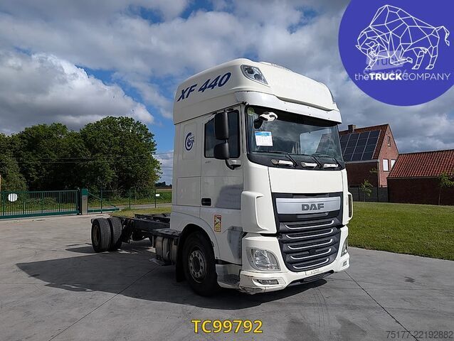 الهيكل مع كابينة السائق DAF XF 440