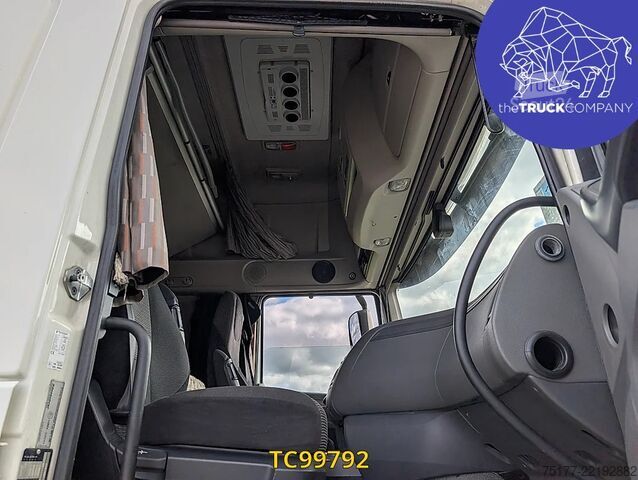 Châssis avec cabine DAF XF 440