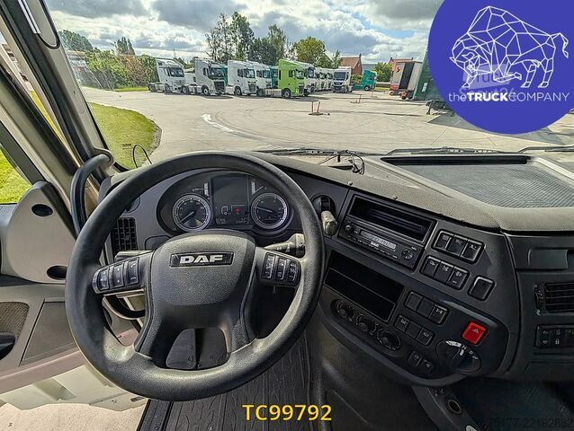 Châssis avec cabine DAF XF 440