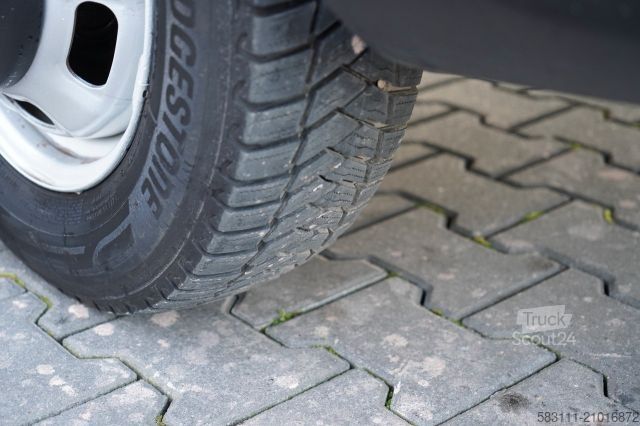 Koelwagen met geïsoleerde laadbak IVECO DAILY 35-130 / CH?ODNIA / AGREGAT CARRIER PULSOR