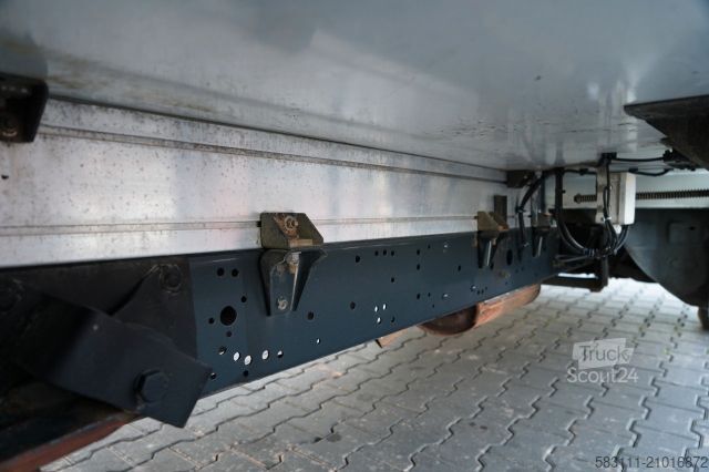 Koelwagen met geïsoleerde laadbak IVECO DAILY 35-130 / CH?ODNIA / AGREGAT CARRIER PULSOR