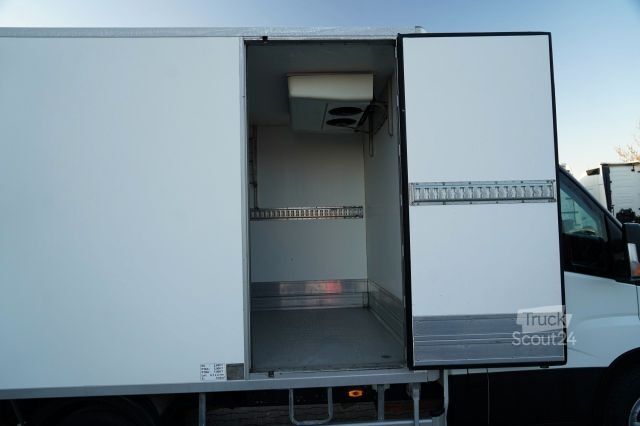Koelwagen met geïsoleerde laadbak IVECO DAILY 35-130 / CH?ODNIA / AGREGAT CARRIER PULSOR