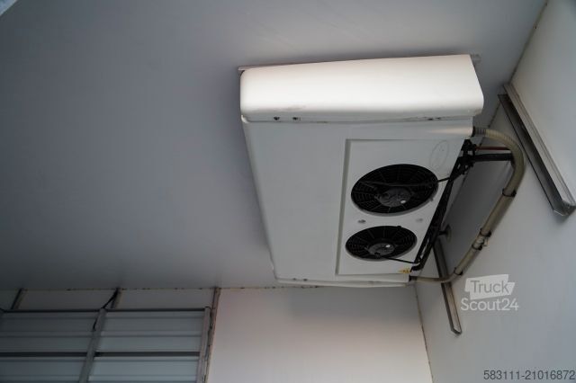 Koelwagen met geïsoleerde laadbak IVECO DAILY 35-130 / CH?ODNIA / AGREGAT CARRIER PULSOR