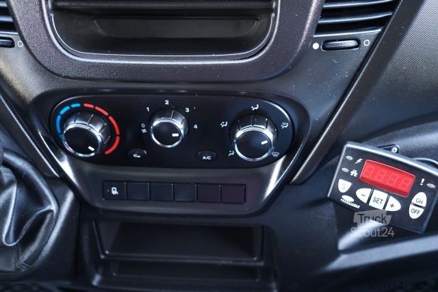 Koelwagen met geïsoleerde laadbak IVECO DAILY 35-130 / CH?ODNIA / AGREGAT CARRIER PULSOR