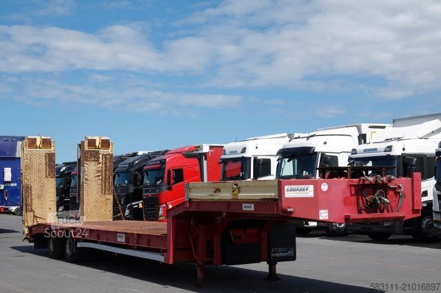 Низкорамный полуприцеп  LAWETA NISKOPODWOZIOWA / NAJAZDY HYDRAULICZNE /