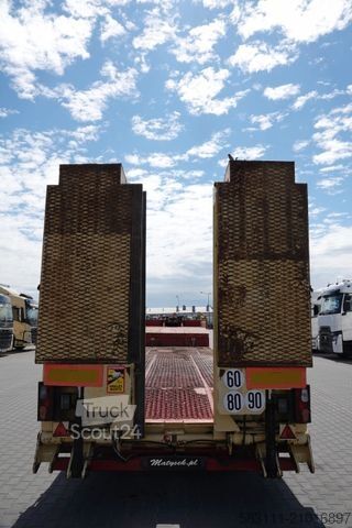 Низкорамный полуприцеп  LAWETA NISKOPODWOZIOWA / NAJAZDY HYDRAULICZNE /