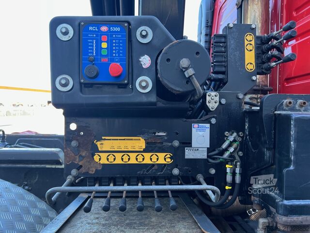 Camion benne à bras amovible  FM 460 8x2-6 FM 460 8x2-6, Lenk-/Liftachse, Kran HMF 2020-K4, Funk