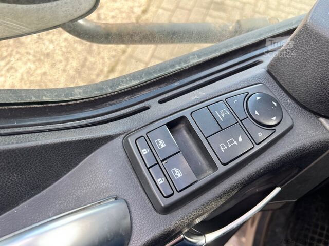 Gekoelde container MAN TGL 12.220 4X2 BL mit Motorschaden TGL 12.220 4X2 BL mit Motorschaden, Tiefkühlkoffer, Thermoking, Rolltor, unterfaltbare MBB LBW