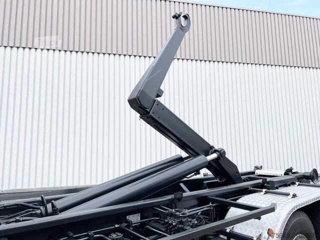 Camion benne à bras amovible MAN TGS 33.440 6X4 BL TGS 33.440 6X4 BL mit Kran Effer 165-3S, Funk