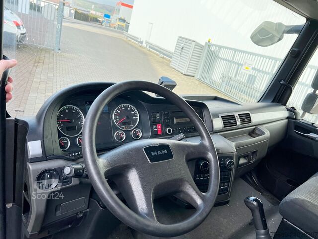 Camion caisson MAN TGL 12.250/340 4X2 BL TGL 12.250/340 4X2 BL mit Dhollandia LBW, 42 cbm