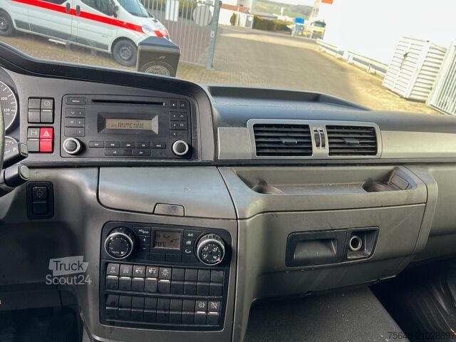 Camion caisson MAN TGL 12.250/340 4X2 BL TGL 12.250/340 4X2 BL mit Dhollandia LBW, 42 cbm