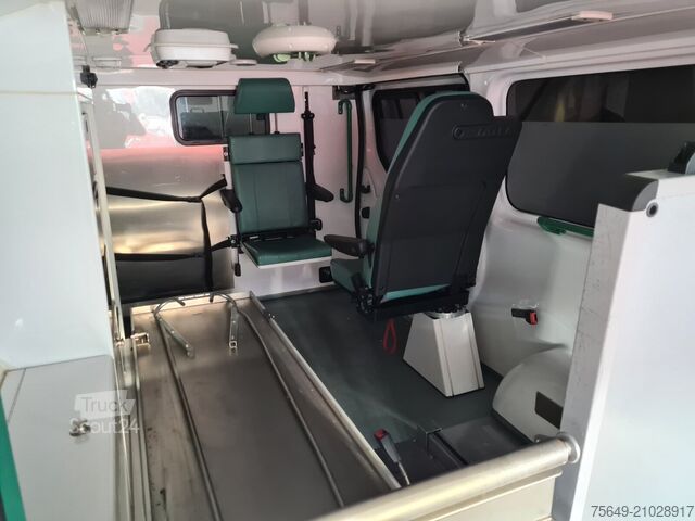 Camion de pompiers Renault Trafik 2.0 dCi115 4x2 Trafik 2.0 dCi115 4x2, Krankentransporter