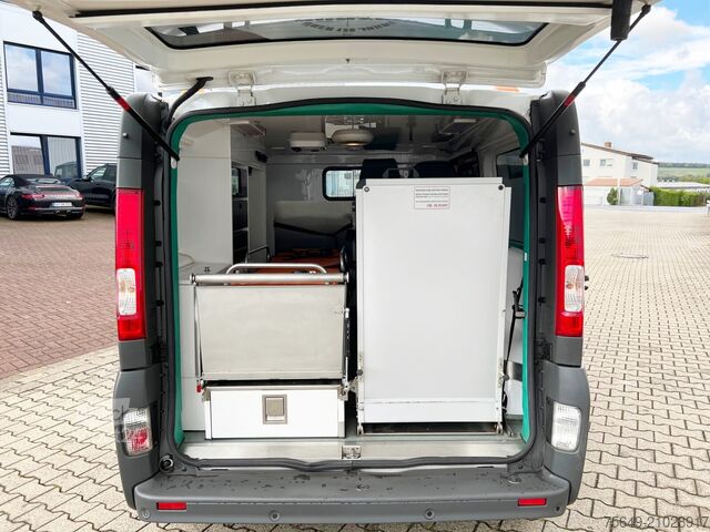 Camion de pompiers Renault Trafik 2.0 dCi115 4x2 Trafik 2.0 dCi115 4x2, Krankentransporter